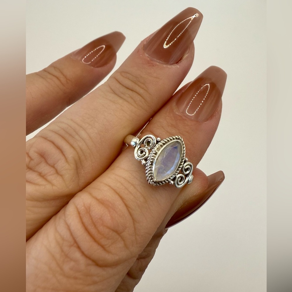Beautiful 925 Silver, Moonstone Ring Size 8
